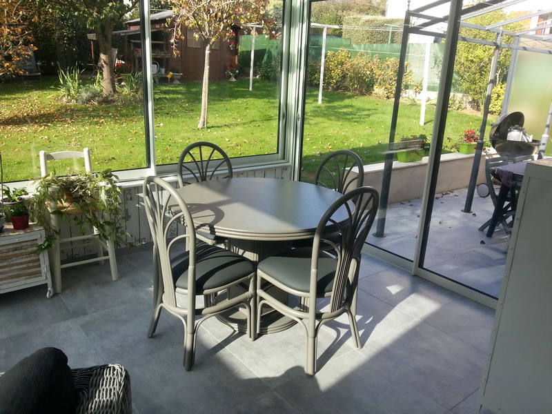 table Diana et chaises 002 rotin veranda table ronde rallonge titanio exodia home design rennes