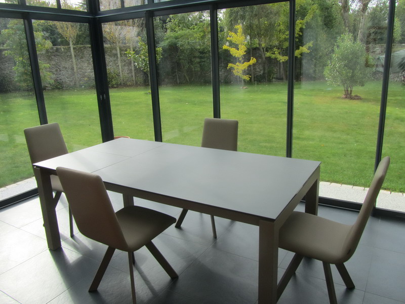 table ceramique extensible et chaise vulcano beige veranda