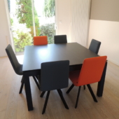 table carree extensible ceramique chaises oranges exodia