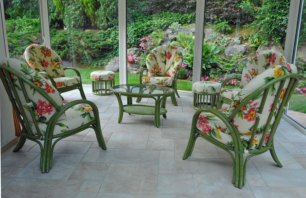 164 fauteuils rotin Golf vert et fleurs veranda